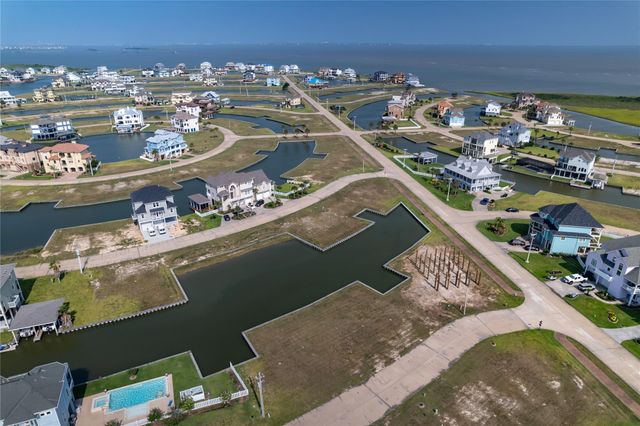 5 Largo, Hitchcock, TX 77563