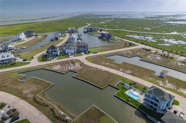 5 Largo, Hitchcock, TX 77563