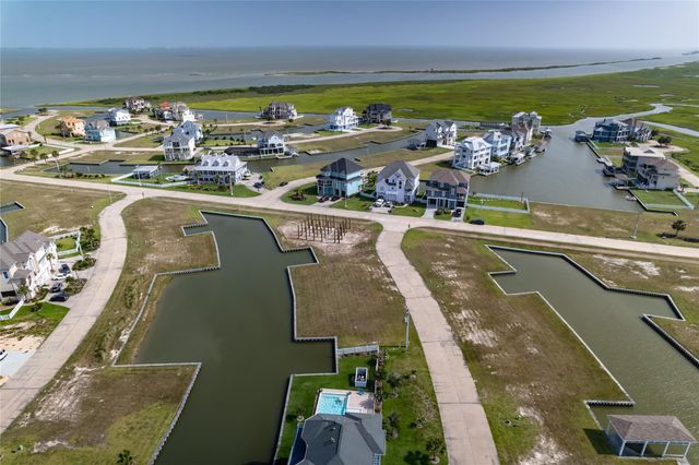 5 Largo, Hitchcock, TX 77563