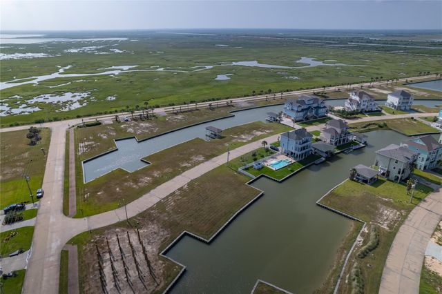 5 Largo, Hitchcock, TX 77563