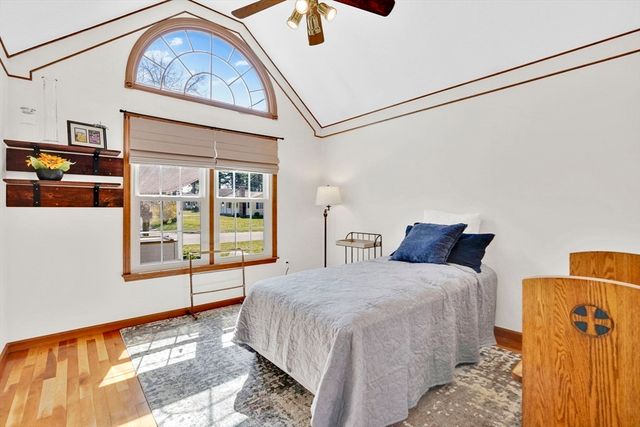 1542 S Branch Pkwy, Springfield, MA 01129