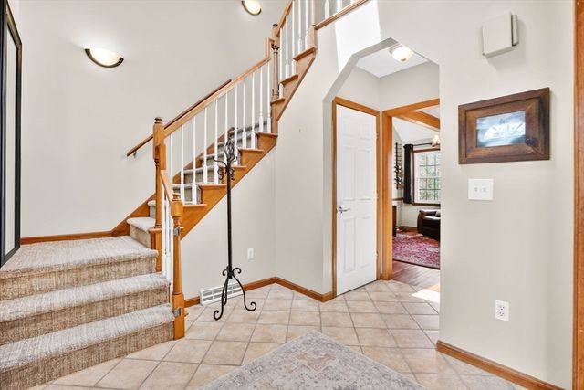 1542 S Branch Pkwy, Springfield, MA 01129