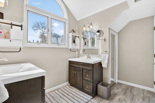 1542 S Branch Pkwy, Springfield, MA 01129