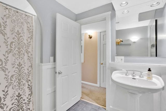 1542 S Branch Pkwy, Springfield, MA 01129