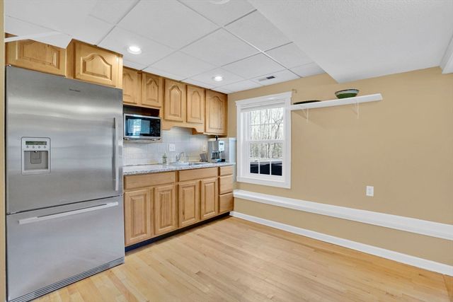 1542 S Branch Pkwy, Springfield, MA 01129