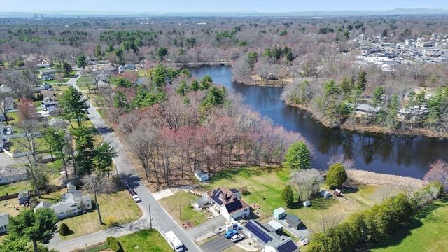 1542 S Branch Pkwy, Springfield, MA 01129