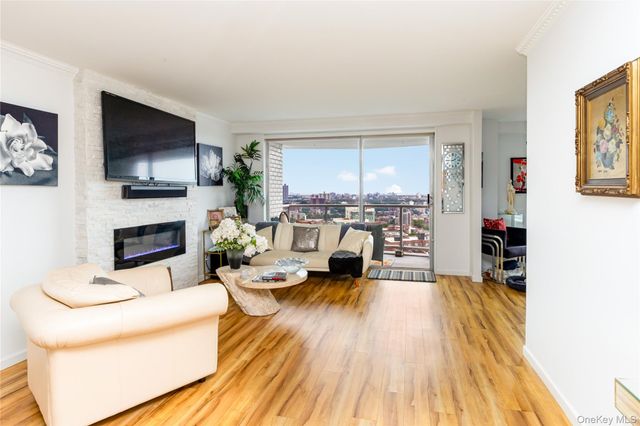 3333 Henry Hudson Parkway 20D, Bronx, NY 10463