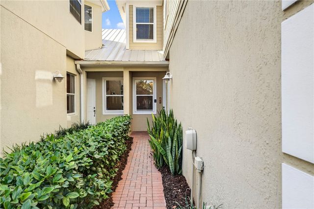 1915 Bridgepointe Circle 41, Vero Beach, FL 32967