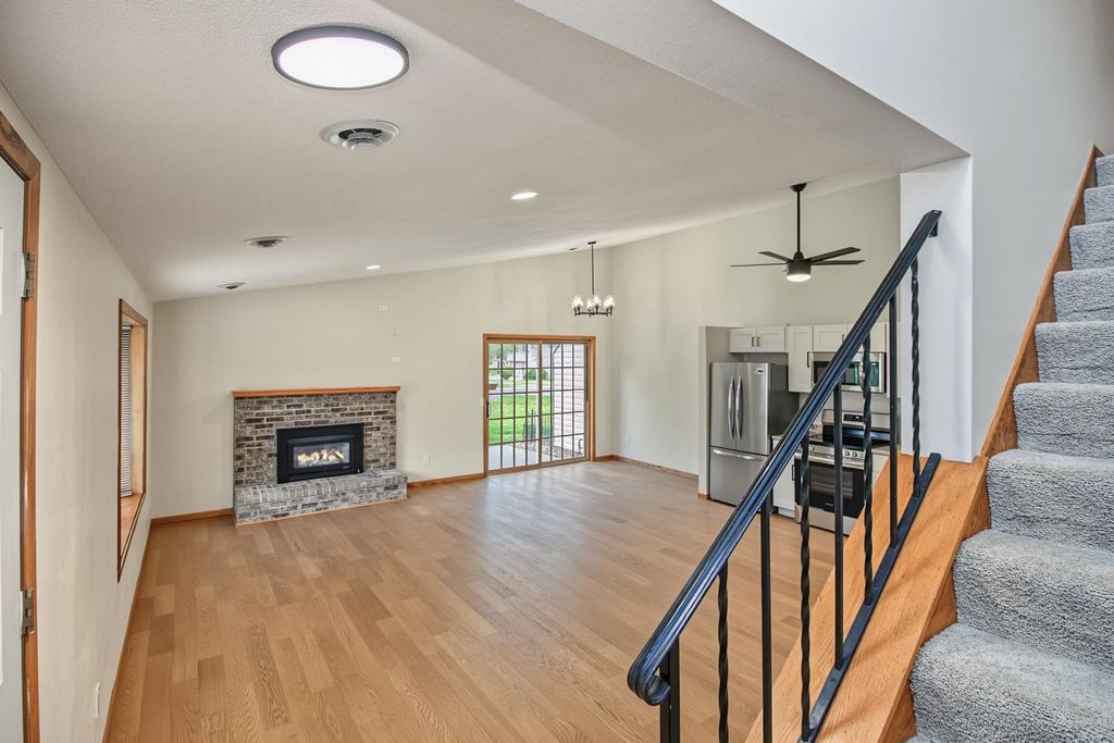 3612 Gershwin Lane N, Oakdale, MN 55128 — photo 4