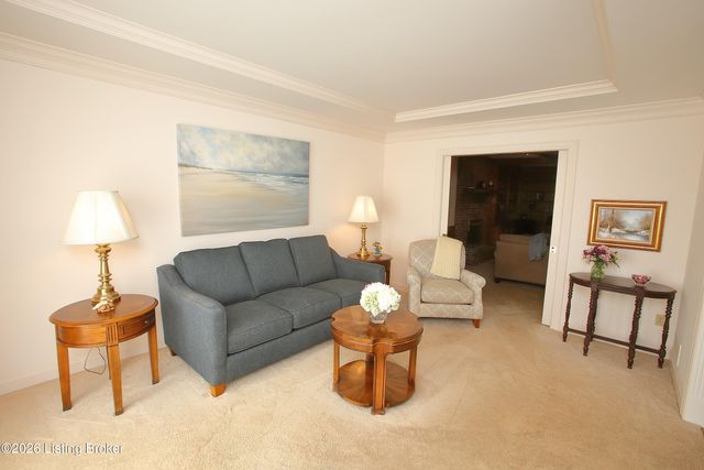 702 Lake Forest Pkwy, Louisville, KY 40245