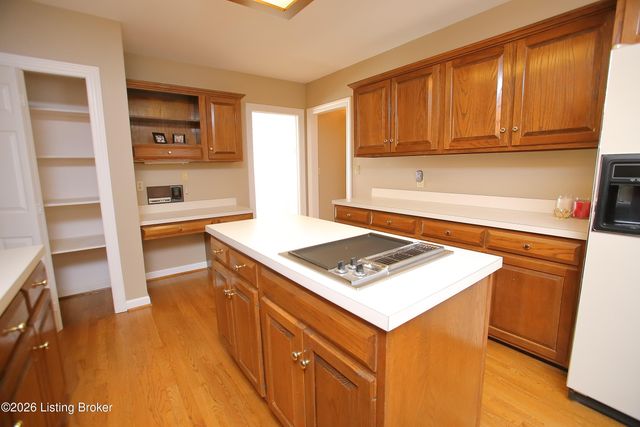 702 Lake Forest Pkwy, Louisville, KY 40245