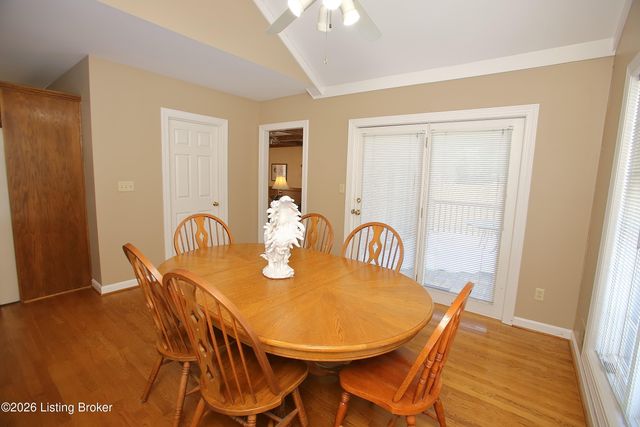 702 Lake Forest Pkwy, Louisville, KY 40245