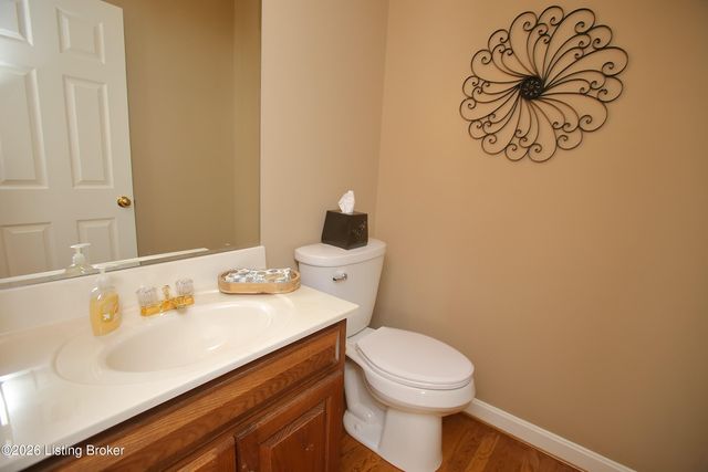 702 Lake Forest Pkwy, Louisville, KY 40245