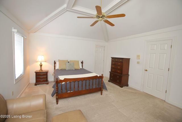 702 Lake Forest Pkwy, Louisville, KY 40245