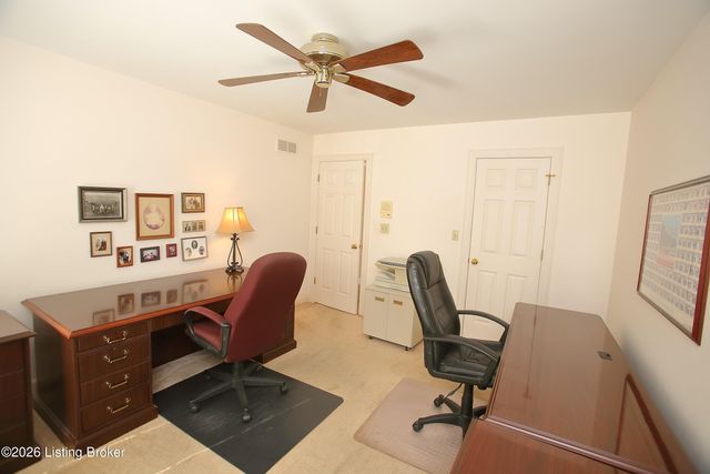 702 Lake Forest Pkwy, Louisville, KY 40245