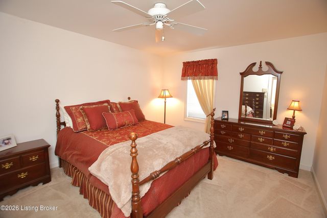 702 Lake Forest Pkwy, Louisville, KY 40245