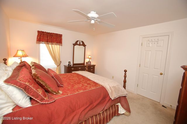 702 Lake Forest Pkwy, Louisville, KY 40245