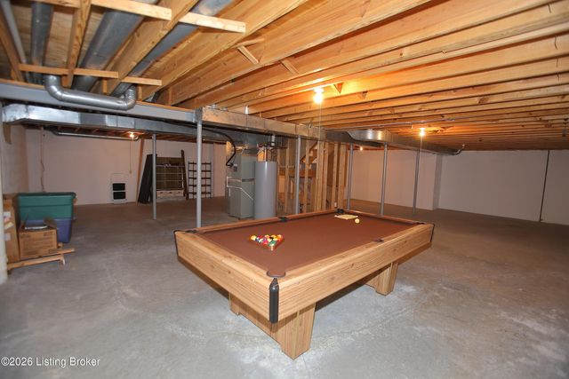 702 Lake Forest Pkwy, Louisville, KY 40245