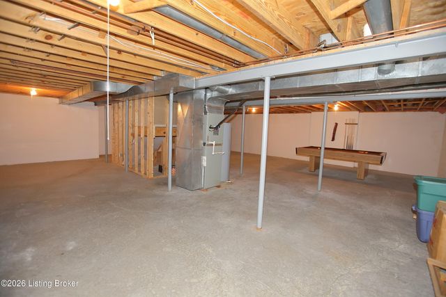 702 Lake Forest Pkwy, Louisville, KY 40245