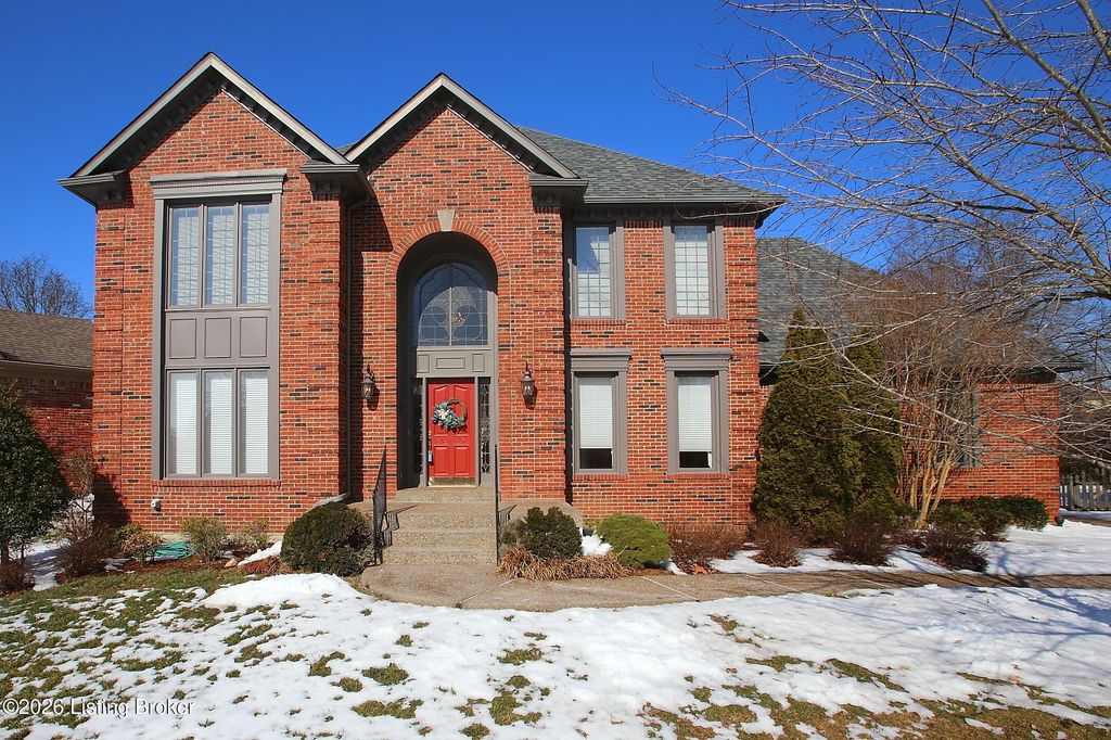 702 Lake Forest Pkwy, Louisville, KY 40245