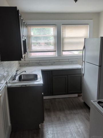 24320 Flower Drive, Eastpointe, MI 48021