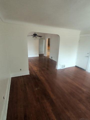 24320 Flower Drive, Eastpointe, MI 48021