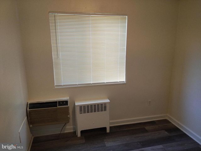 4715 1ST ST SW, Washington, DC 20032