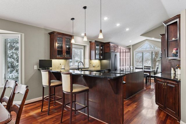 5800 Forestview Lane N, Plymouth, MN 55442