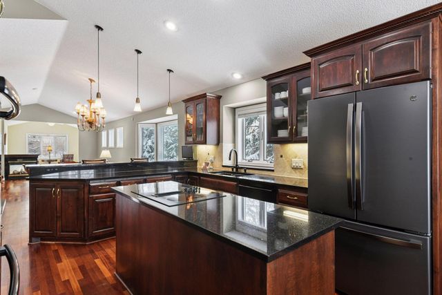 5800 Forestview Lane N, Plymouth, MN 55442