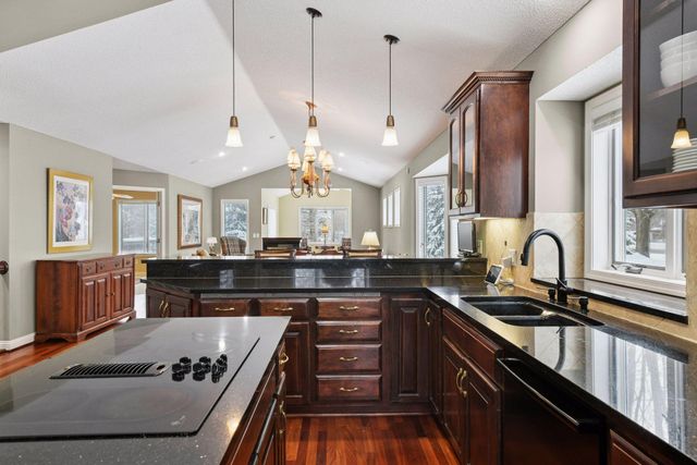 5800 Forestview Lane N, Plymouth, MN 55442