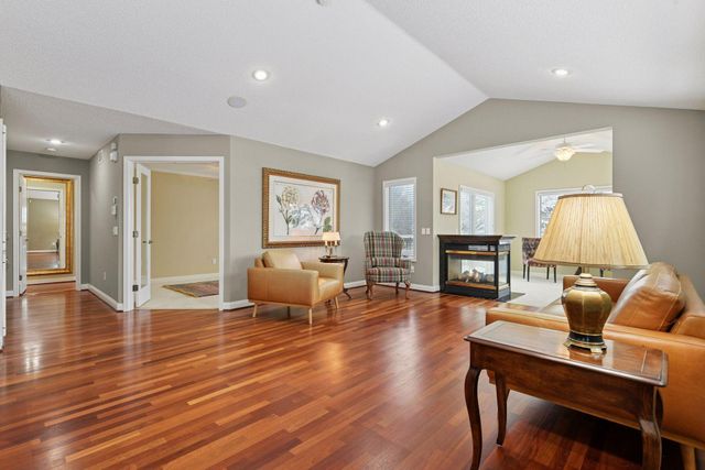 5800 Forestview Lane N, Plymouth, MN 55442