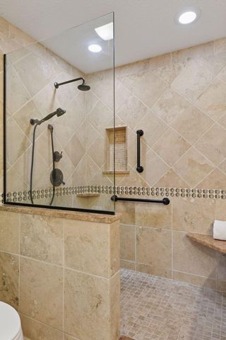 5800 Forestview Lane N, Plymouth, MN 55442