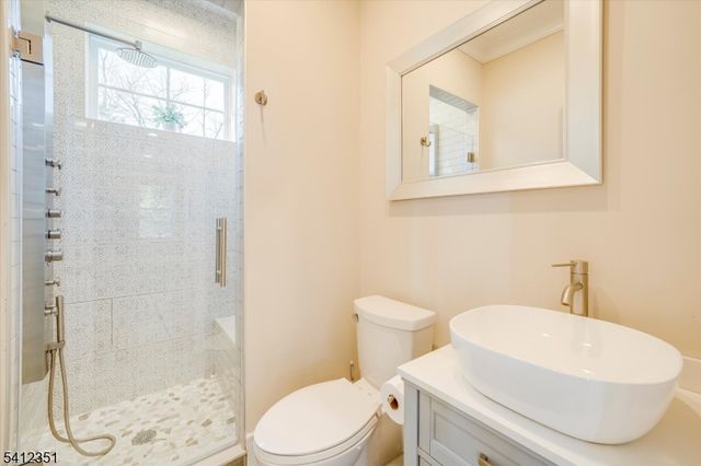 168 Bungalow Ter, Long Hill Twp., NJ 07946