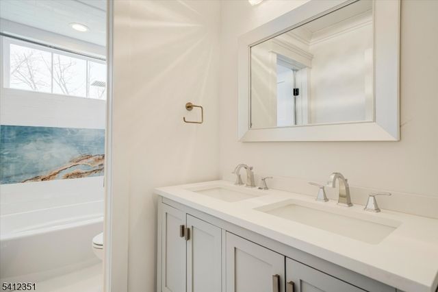 168 Bungalow Ter, Long Hill Twp., NJ 07946