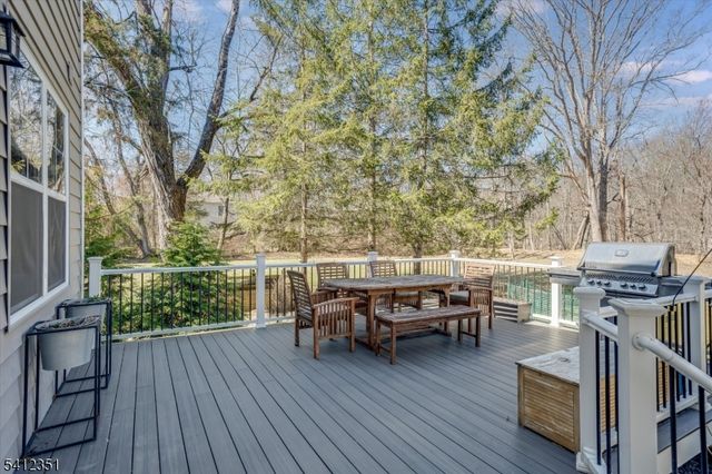 168 Bungalow Ter, Long Hill Twp., NJ 07946