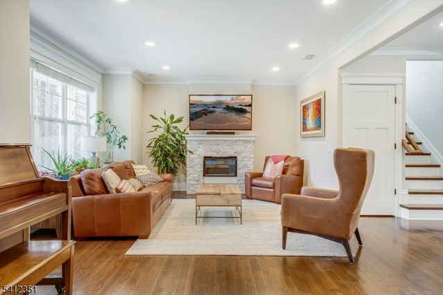 168 Bungalow Ter, Long Hill Twp., NJ 07946