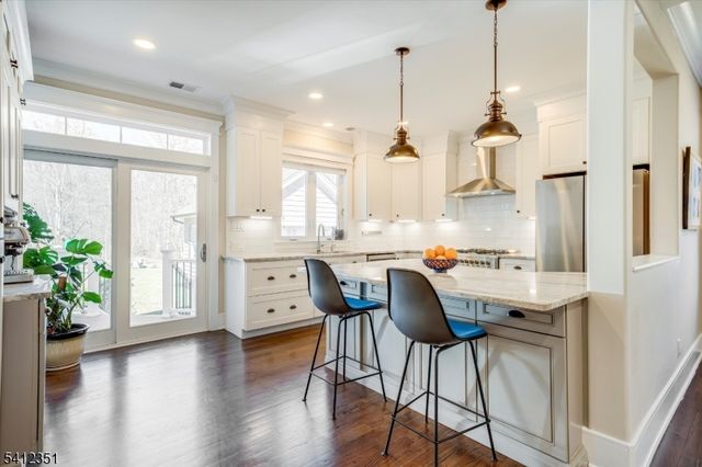 168 Bungalow Ter, Long Hill Twp., NJ 07946