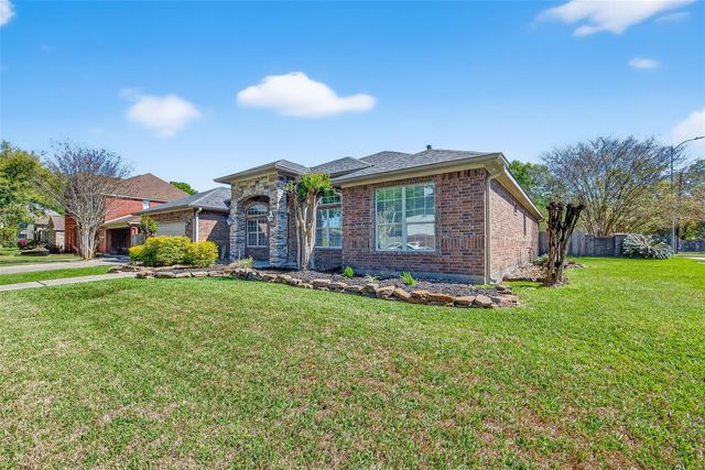 4402 Park Bend Drive, Baytown, TX 77521