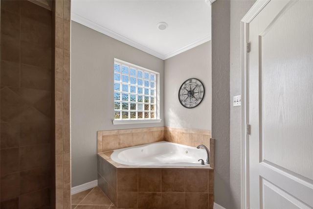 4402 Park Bend Drive, Baytown, TX 77521