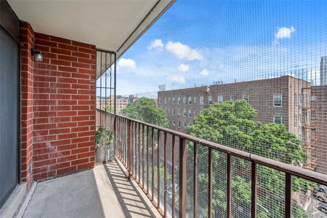 139-76 35th Avenue 7F, Flushing, NY 11354