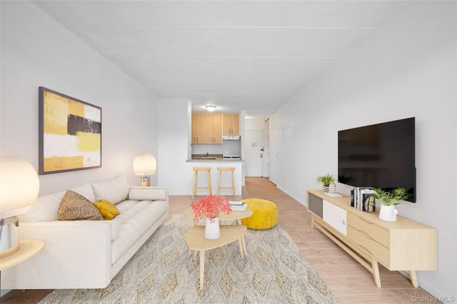 139-76 35th Avenue 7F, Flushing, NY 11354