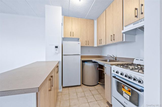 139-76 35th Avenue 7F, Flushing, NY 11354