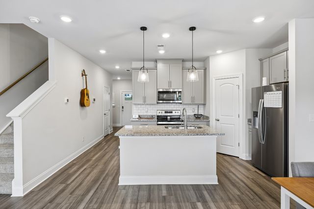 4646 Ridge Bend Dr, Nashville, TN 37207