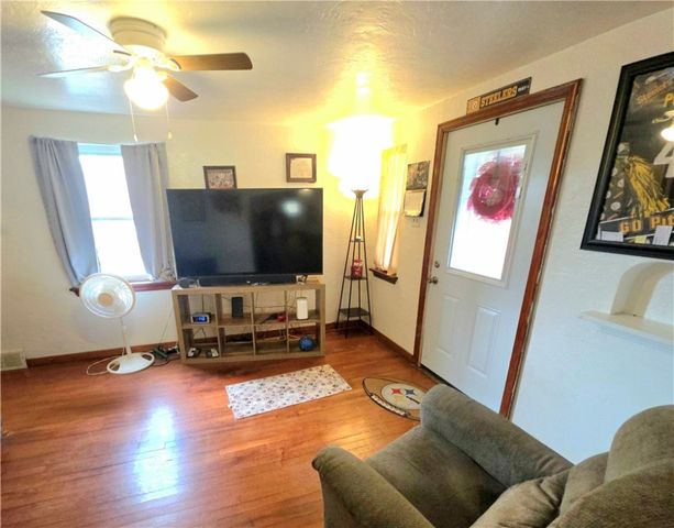 3102 Hazelhurst Ave, Baldwin Boro, PA 15227