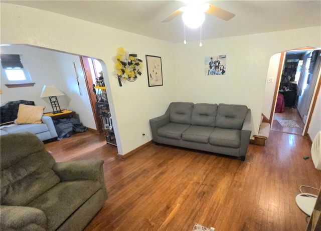 3102 Hazelhurst Ave, Baldwin Boro, PA 15227