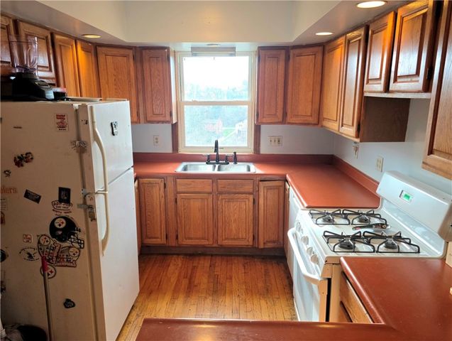 3102 Hazelhurst Ave, Baldwin Boro, PA 15227