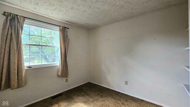 6711 Granner Circle, Indianapolis, IN 46221