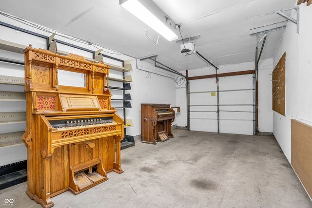 6711 Granner Circle, Indianapolis, IN 46221