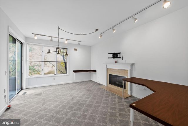 31 HORSESHOE LN, Newtown Square, PA 19073