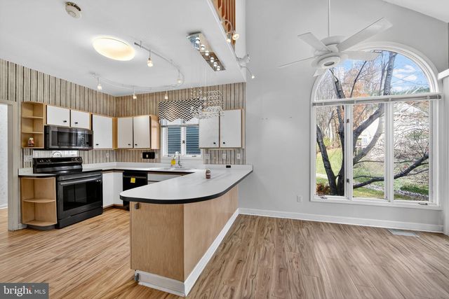 31 HORSESHOE LN, Newtown Square, PA 19073